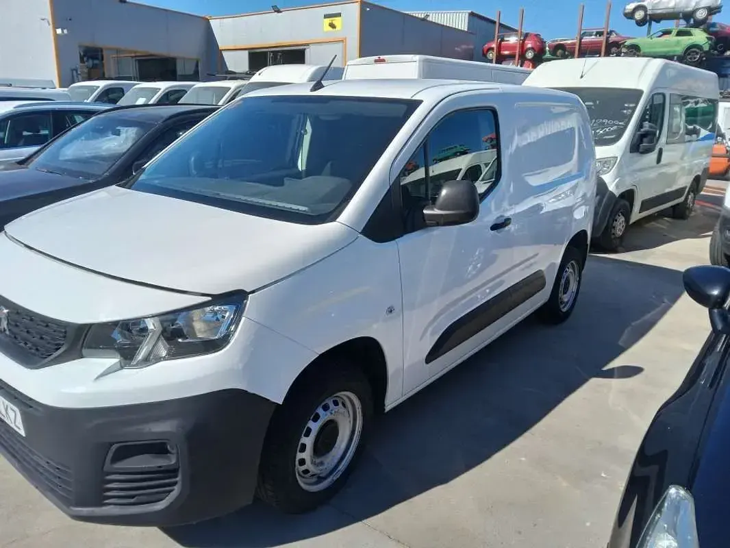 Usado Peugeot Partner S 99 CV (72 kW) 2020 Blanco Monovolumen