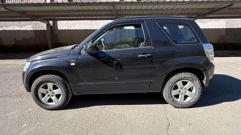Usado Suzuki Grand Vitara 129 CV (94 kW) 2005 Negro SUV