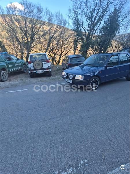 Usado Peugeot 205 60 CV (44 kW) 1997 Azul Utilitario