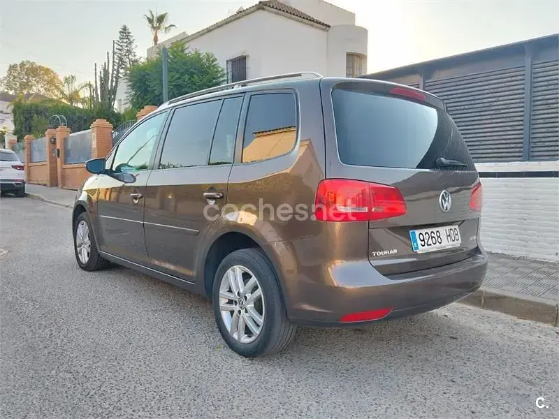 Usado VW Touran Sport 140 CV (102 kW) 2011 Marrón Monovolumen