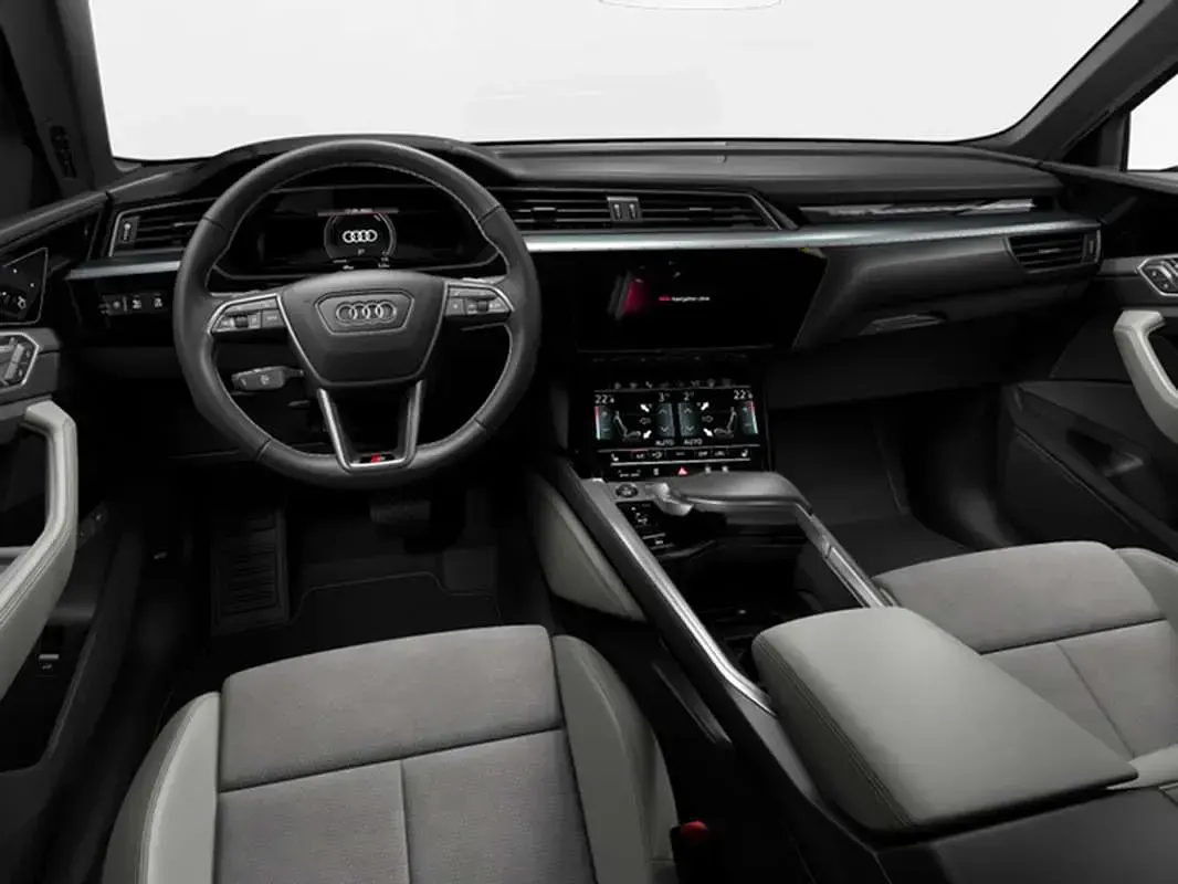 Usado Audi e-tron Sportback S-Line 300 kW (408 CV) 2022 Azul SUV