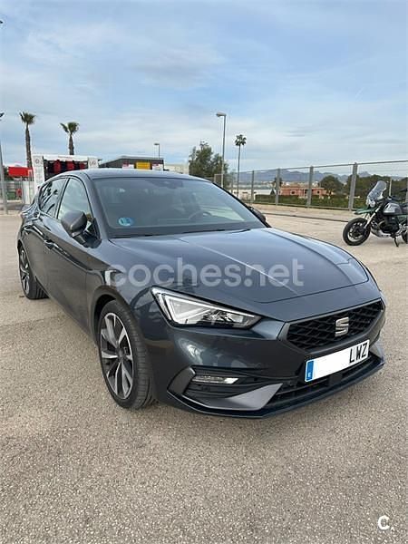 Gris / plata Usado 2022 Seat Leon FR Berlina | 22.500 € (Precio justo) - Imagen 1/4