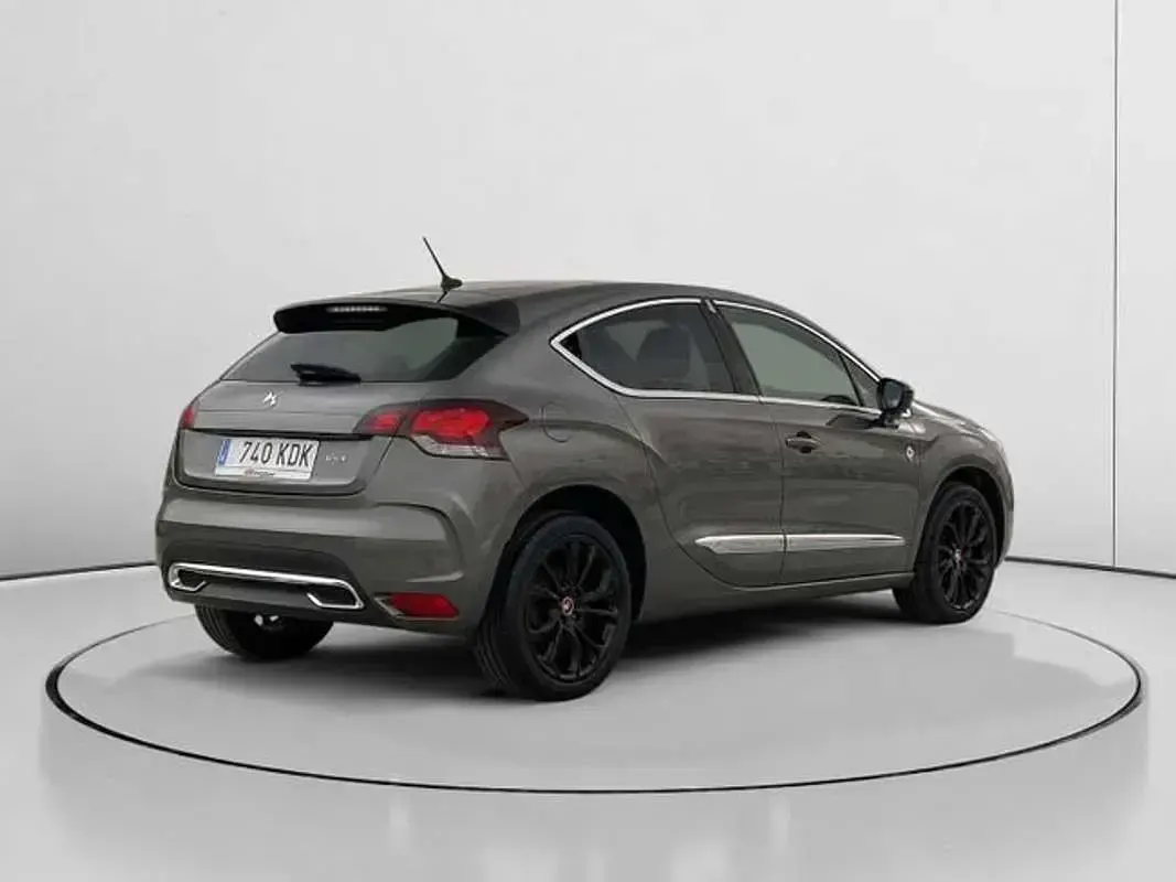 Usado DS Automobiles DS4 Performance 165 CV (121 kW) 2017 Gris Utilitario