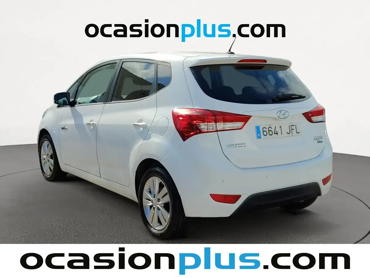 Usado Hyundai ix20 116 CV (85 kW) 2015 Blanco Utilitario