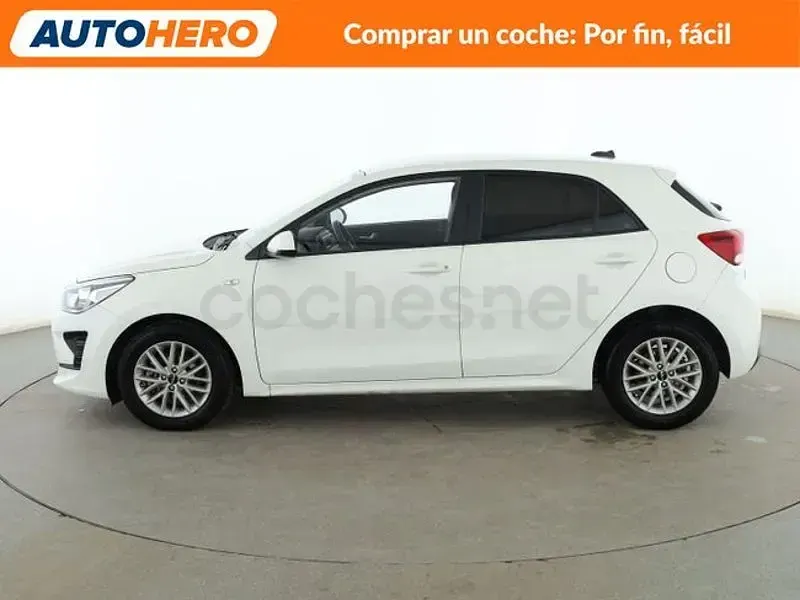 Usado Kia Rio 100 CV (73 kW) 2022 Blanco Berlina