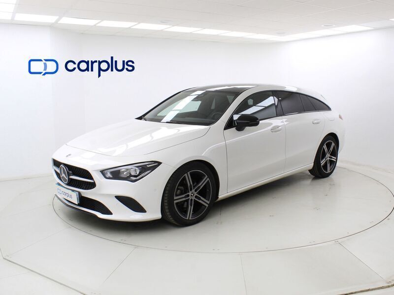 Blanco digital (metalizada) Usado 2020 Mercedes CLA180 Shooting Brake Familiar | 28.290 € (Un poco caro) - Imagen 1/4