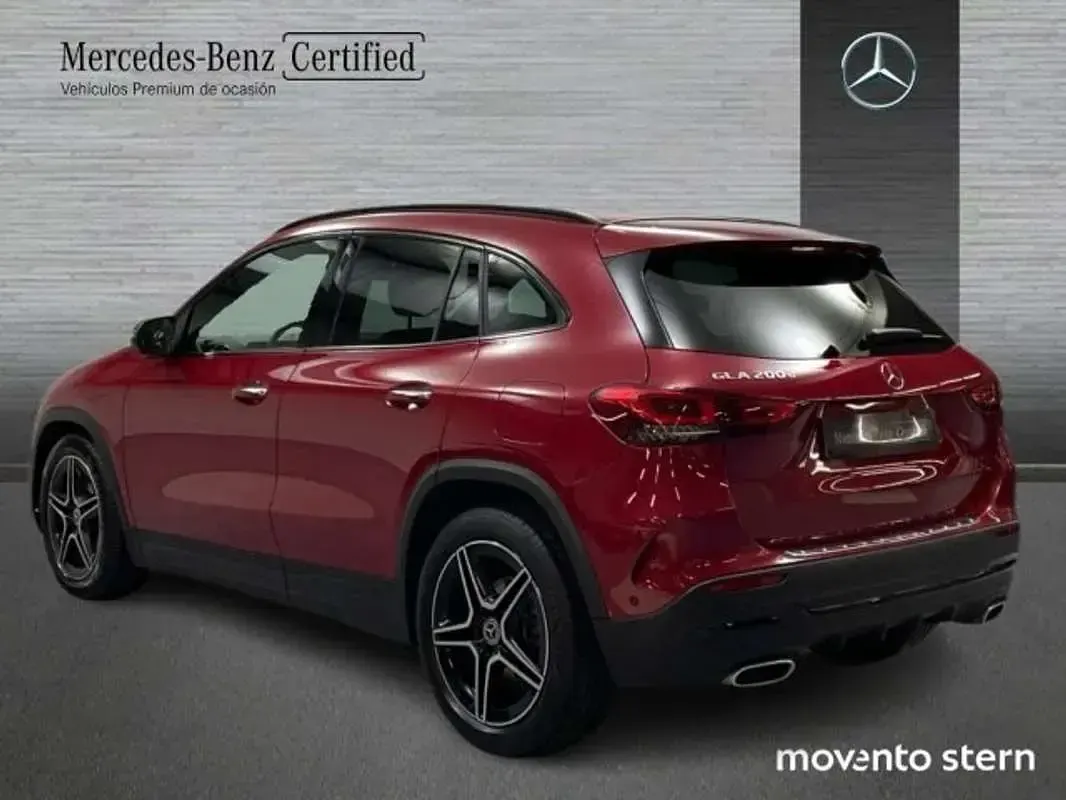 Usado Mercedes GLA200 150 CV (110 kW) 2020 Rojo SUV