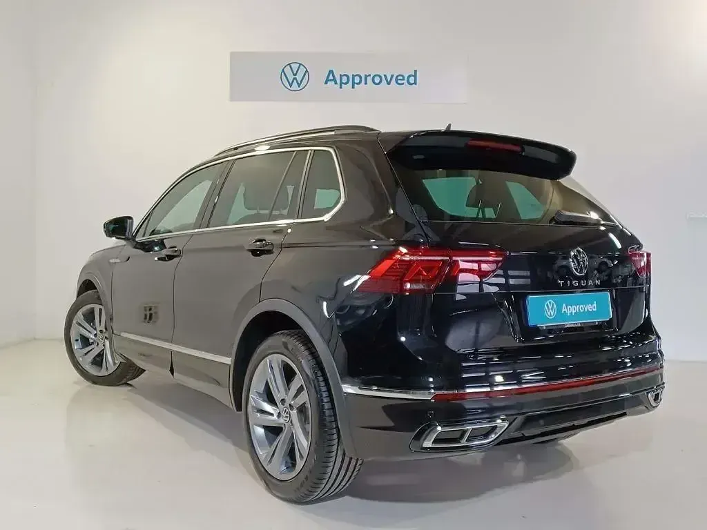 Usado VW Tiguan R-line 150 CV (110 kW) 2021 Negro SUV