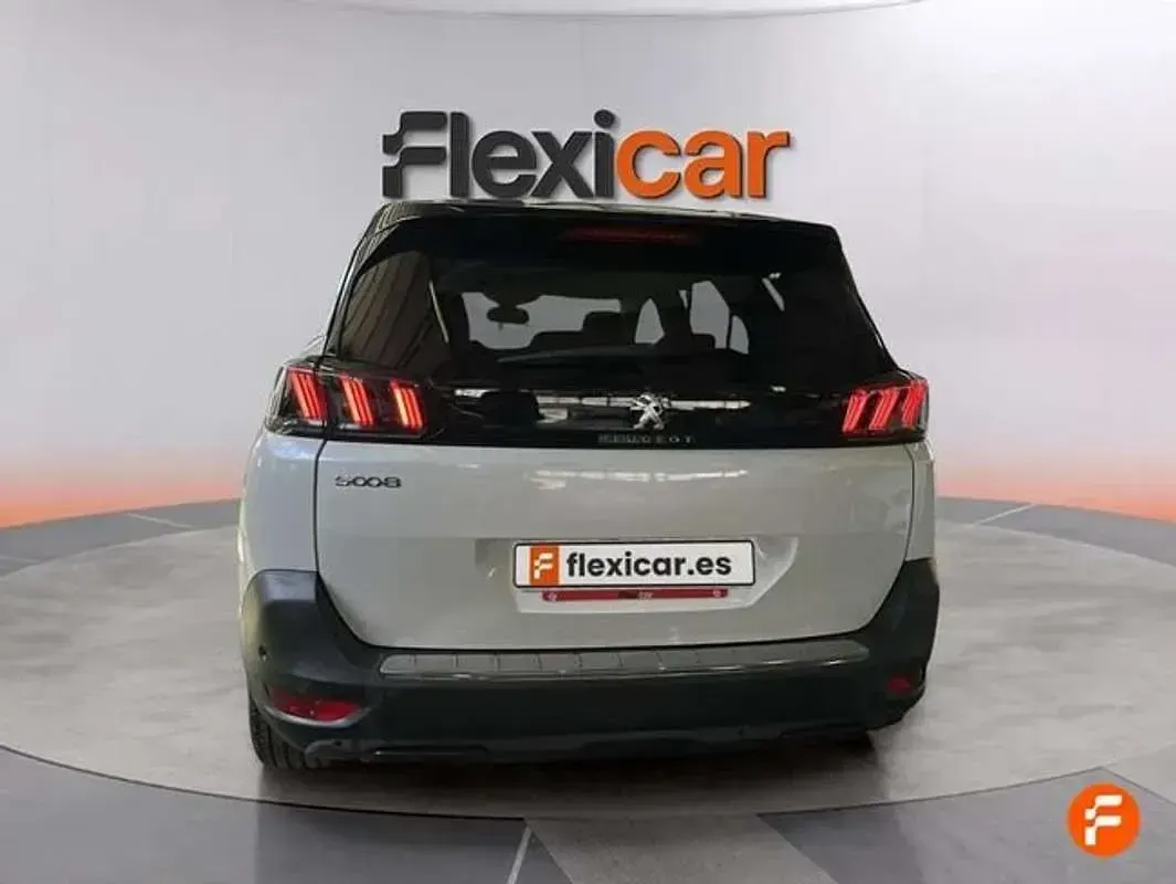Usado Peugeot 5008 GT 131 CV (96 kW) 2022 Blanco SUV