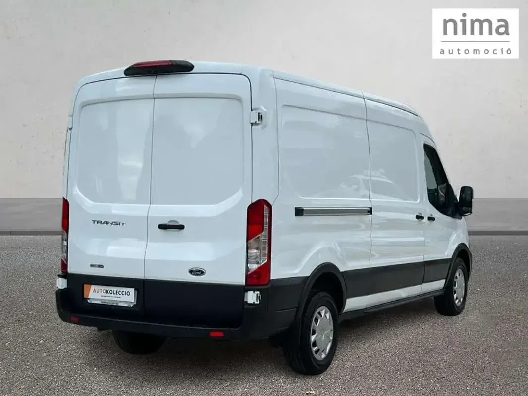 Käytetty Ford Transit Trend 170 HP (125 kW) 2023 Valkoinen Van