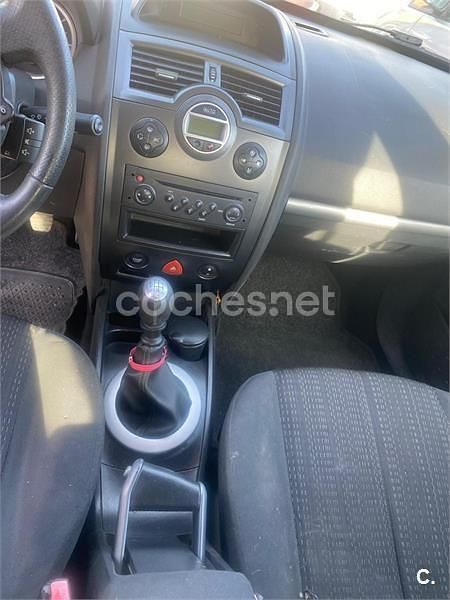 Usado Renault Mégane II Dynamique 105 CV (77 kW) 2007 Negro Berlina
