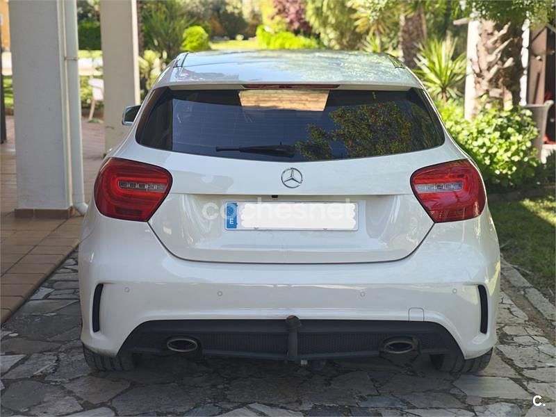 Usado Mercedes A180 AMG line 109 CV (80 kW) 2014 Blanco Berlina