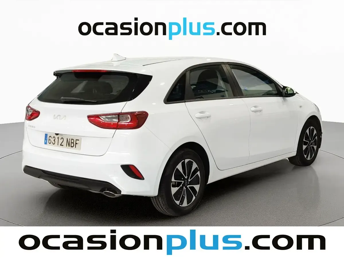 Usado Kia Ceed 101 CV (74 kW) 2025 Blanco Utilitario