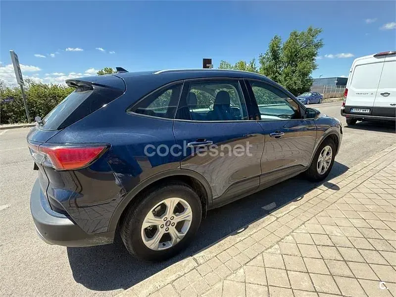Usado Ford Kuga Trend 120 HP (88 kW) 2020 Azul SUV