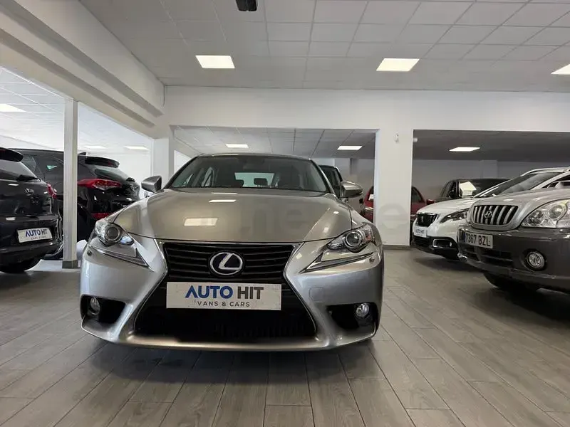 Usado Lexus IS300h 223 CV (164 kW) 2013 Gris / plata Berlina