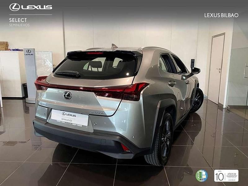Usado Lexus UX 300h 199 CV (146 kW) 2025 Plateado SUV