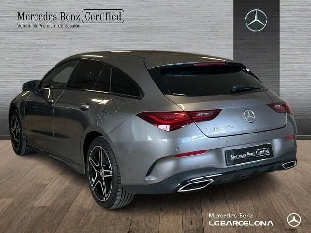 Usado Mercedes CLA250e Shooting Brake AMG line 218 CV (160 kW) 2024 Gris Familiar