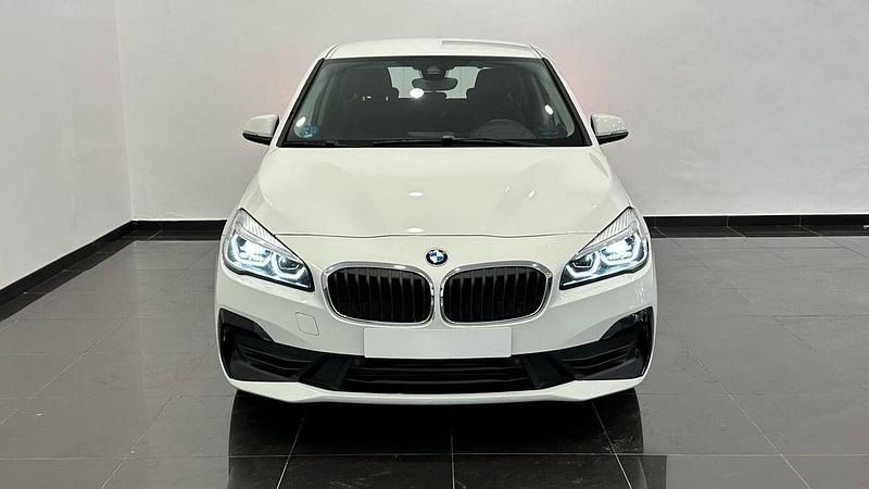 Usado BMW 225 Active Tourer 245 CV (180 kW) 2022 Blanco Monovolumen