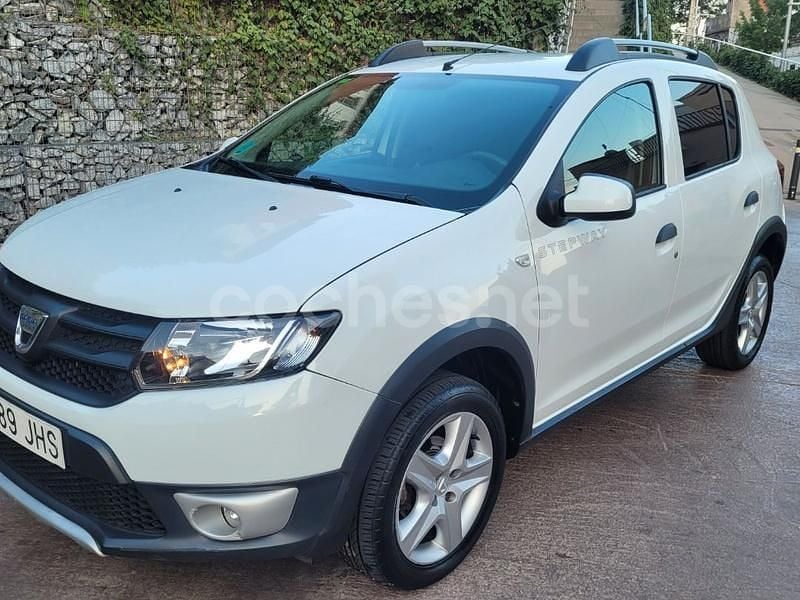 Blanco Usado 2015 Dacia Sandero Stepway Utilitario | 7900 € (Buen precio) - Imagen 1/4