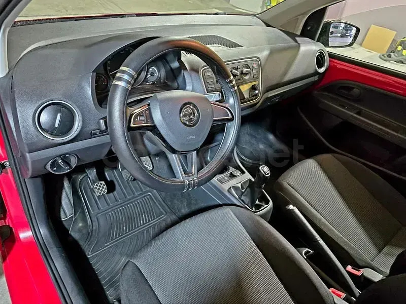 Usado Seat Mii Style 75 CV (55 kW) 2019 Rojo Utilitario