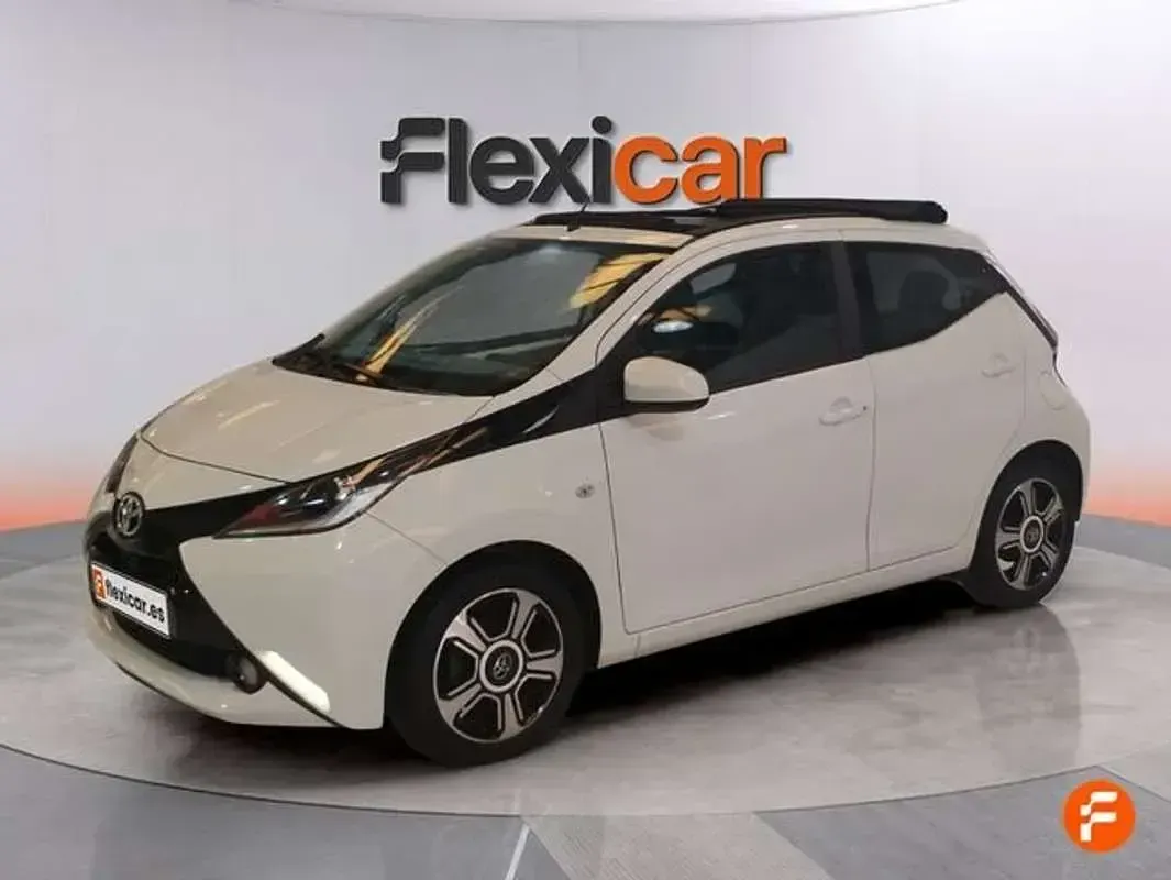Usado Toyota Aygo X-wave 72 CV (52 kW) 2018 Blanco Utilitario