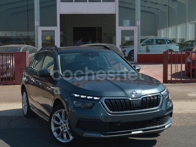 Usado Skoda Kamiq Style 116 CV (85 kW) 2021 Gris / plata SUV