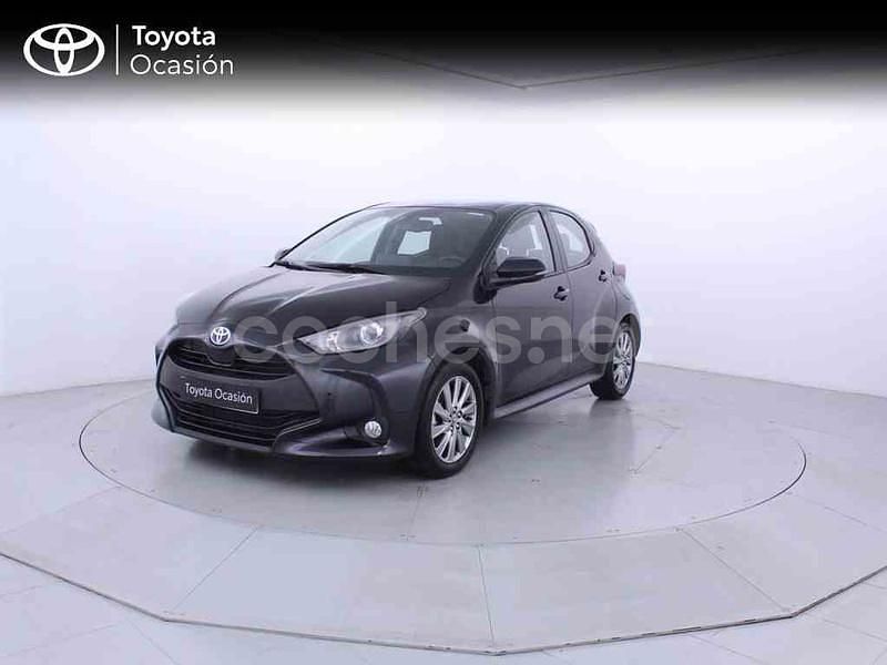Negro Usado 2024 Toyota Yaris Hybrid Active Berlina | 22.349 € (Precio justo) - Imagen 1/4