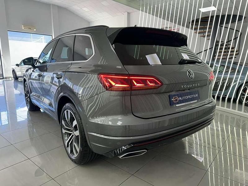Usado VW Touareg Elegance 286 CV (210 kW) 2022 Gris SUV
