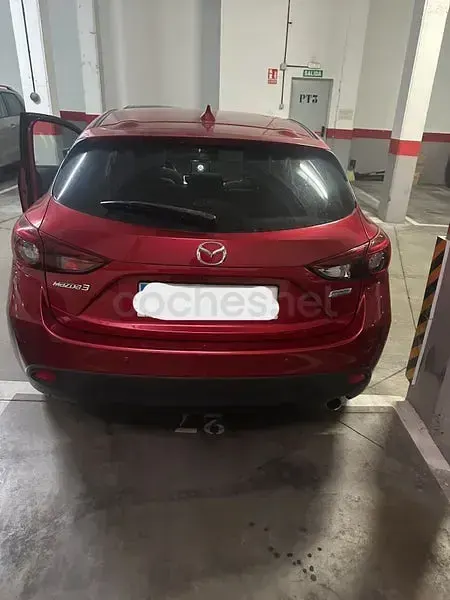 Usado Mazda 3 105 CV (77 kW) 2017 Rojo Berlina