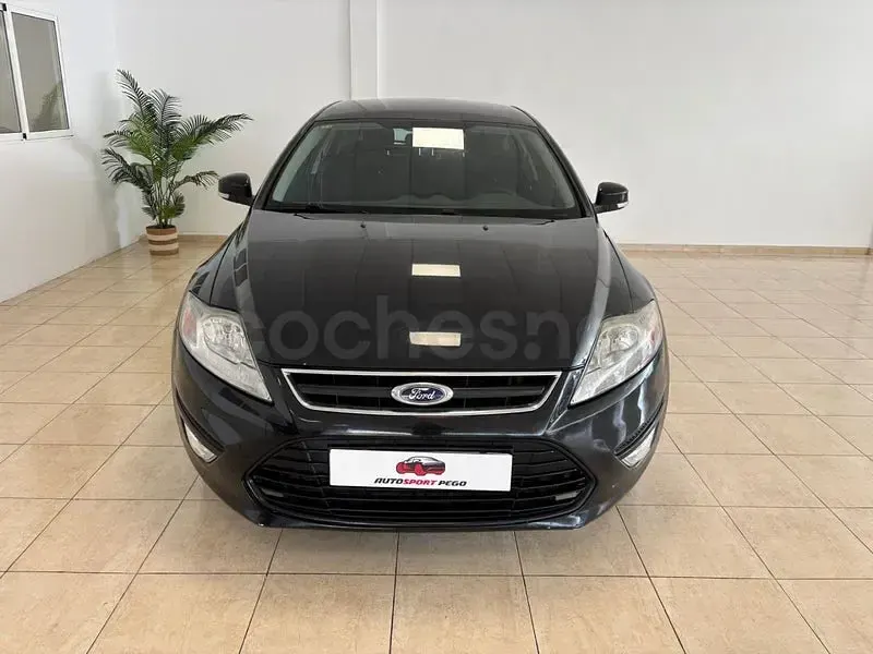 Usado Ford Mondeo Business Edition 115 CV (84 kW) 2014 Negro Berlina