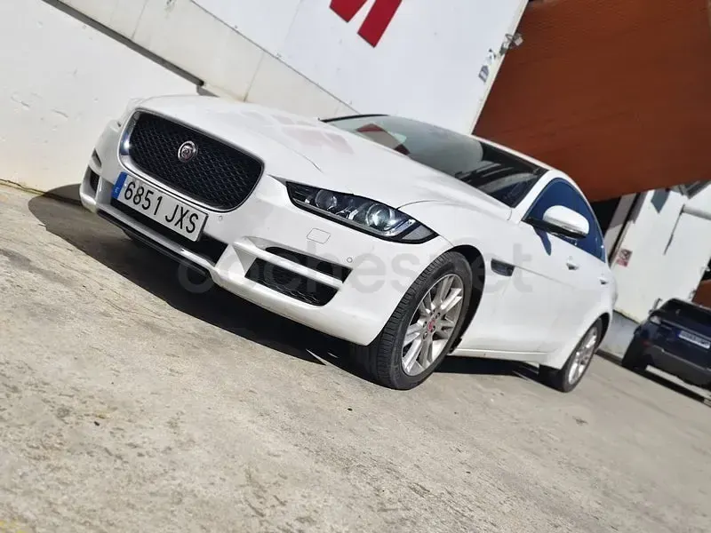 Usado Jaguar XE Portfolio 180 CV (132 kW) 2017 Blanco Berlina