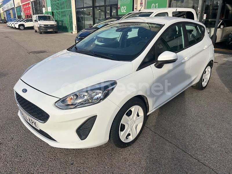 Blanco Usado 2018 Ford Fiesta Trend Berlina | 8499 € (Precio justo) - Imagen 1/4