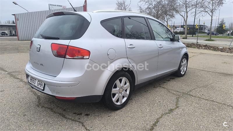 Usado Seat Altea XL 105 CV (77 kW) 2008 Gris / plata Monovolumen