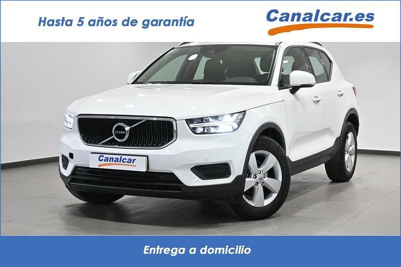 Usado Volvo XC40 Momentum 130 CV (95 kW) 2021 Blanco SUV