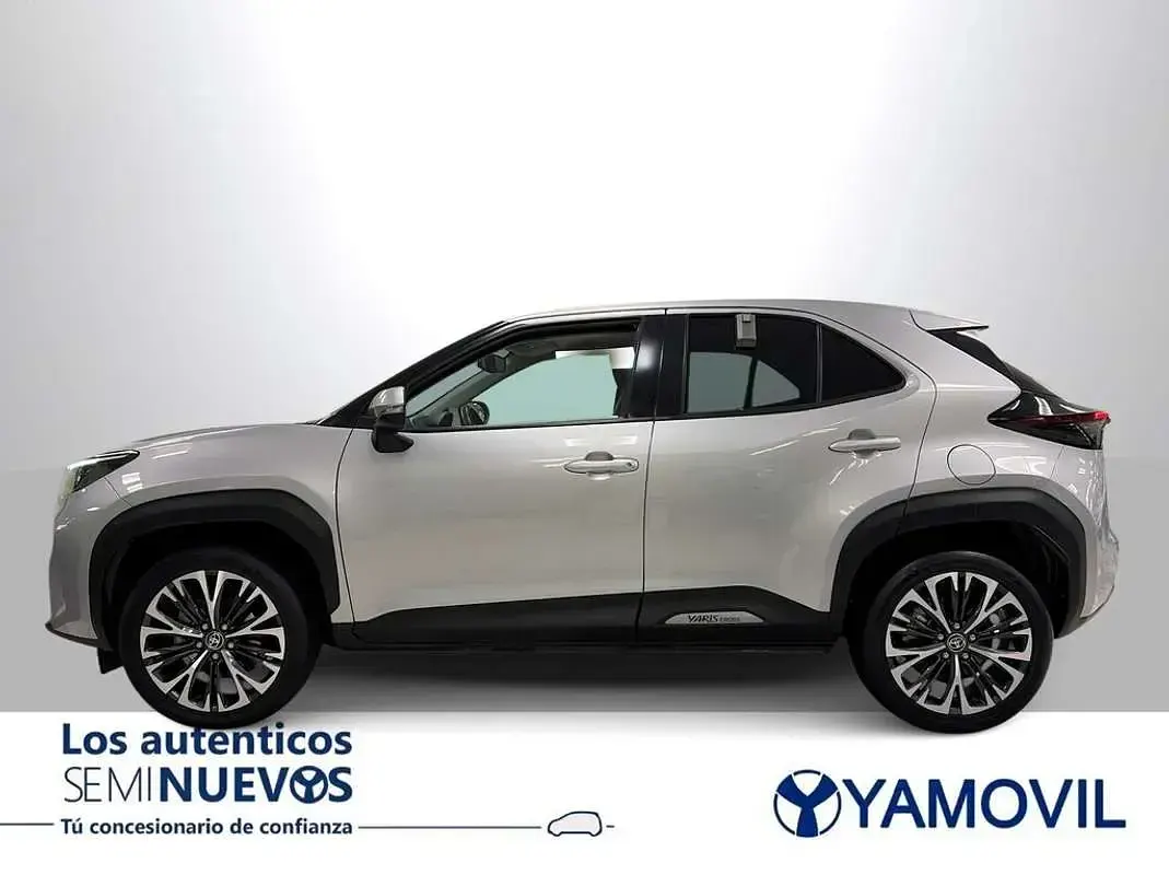 Usado Toyota Yaris Cross Style 116 CV (85 kW) 2022 Gris SUV