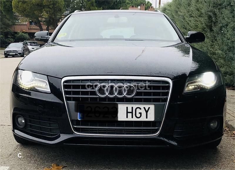 Usado Audi A4 143 CV (105 kW) 2011 Negro Familiar