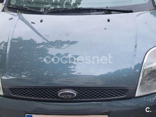 Verde Usado 2003 Ford Fiesta Ambiente Utilitario | 2800 € (Precio justo) - Imagen 1/4