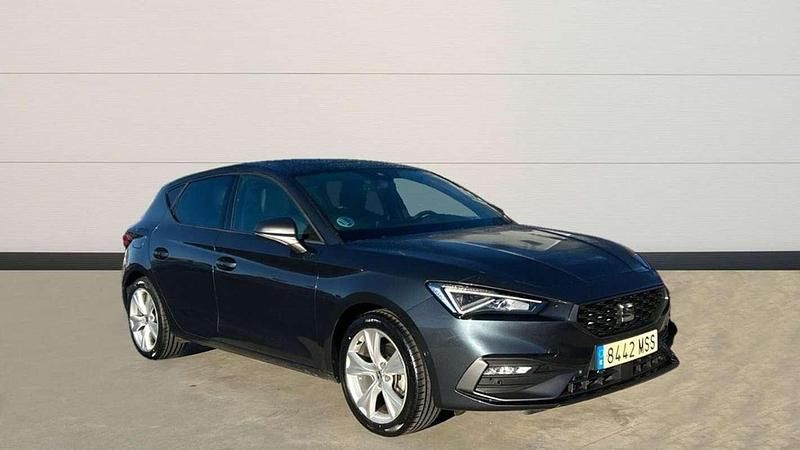 Usado Seat Leon FR 111 CV (81 kW) 2024 Gris Berlina