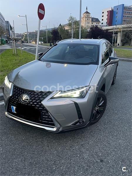 Usado Lexus UX Business Edition 184 CV (135 kW) 2023 Gris / plata SUV