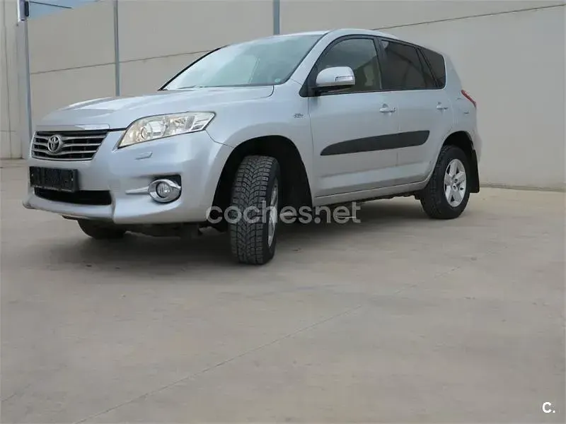 Usado Toyota RAV4 150 CV (110 kW) 2012 Gris / plata SUV