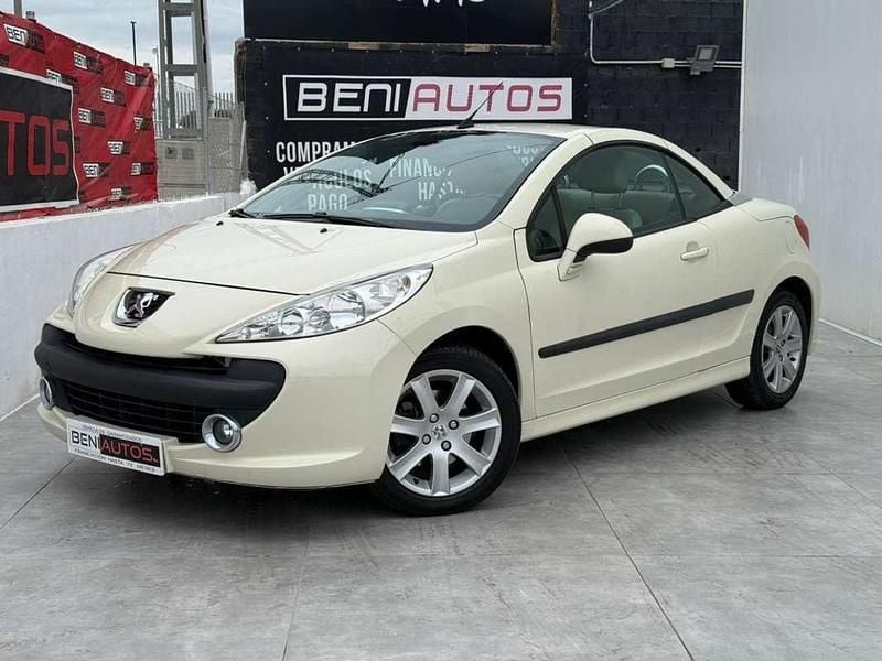 Usado Peugeot 207 CC 120 CV (88 kW) 2008 Beige Descapotable