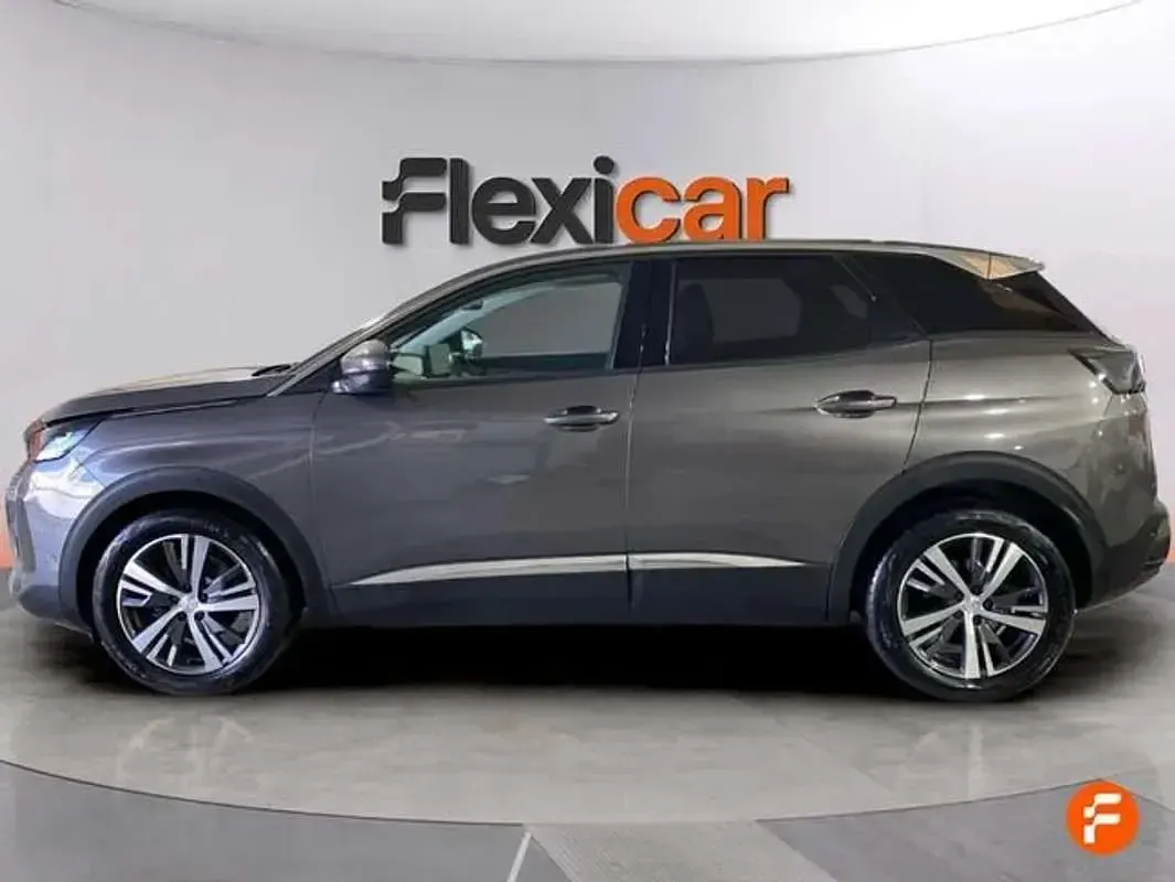 Usado Peugeot 3008 Allure 131 CV (96 kW) 2021 Gris SUV