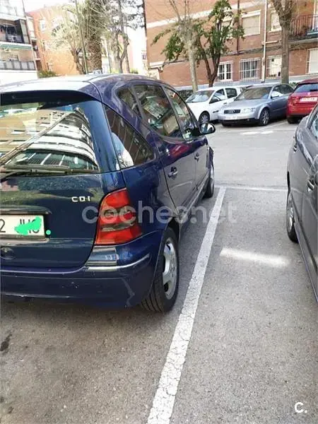 Usado Mercedes A170 Avantgarde 95 CV (69 kW) 2002 Azul Monovolumen