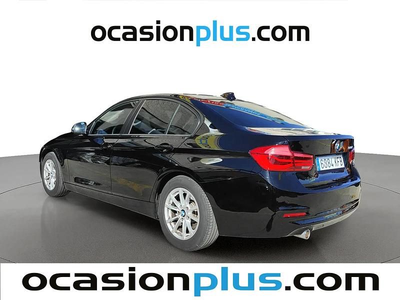 Usado BMW 318 150 HP (110 kW) 2017 Preto Sedan