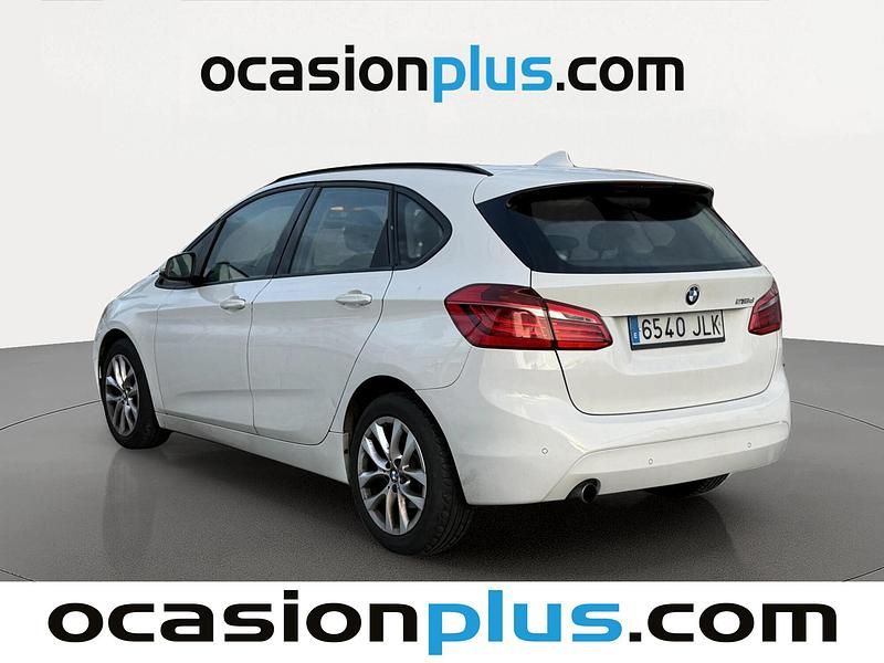 Usado BMW 218 Active Tourer 150 CV (110 kW) 2016 Blanco Monovolumen