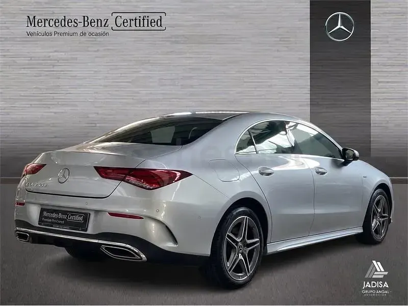 Usado Mercedes CLA250e AMG line 218 CV (160 kW) 2025 Gris / plata Coupe