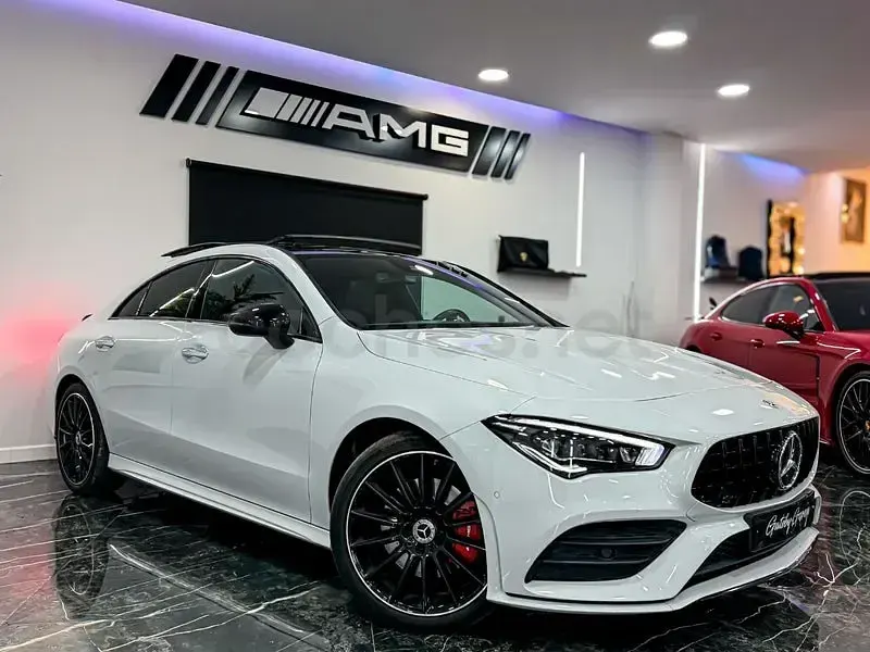 Usado Mercedes CLA220 190 CV (139 kW) 2022 Blanco Berlina