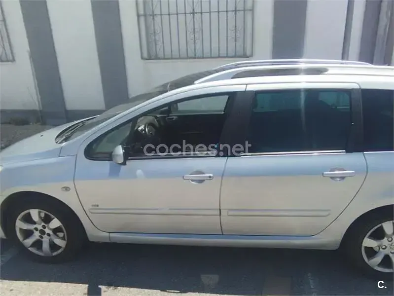 Usado Peugeot 307 136 CV (100 kW) 2006 Gris / plata Familiar