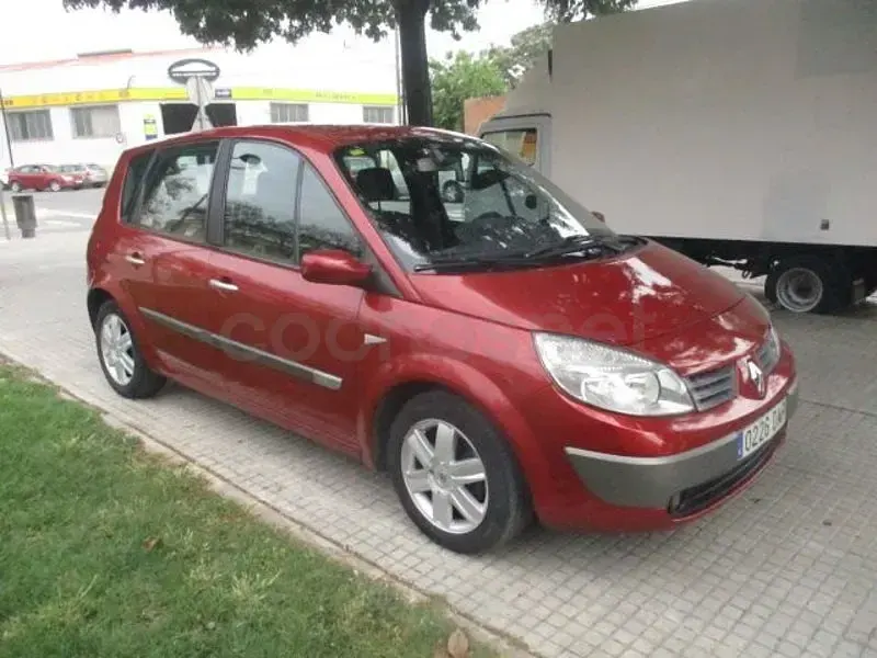 Usado Renault Scénic Authentique 100 CV (73 kW) 2005 Granate Monovolumen