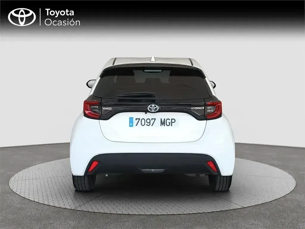 Usado Toyota Yaris Active 75 CV (55 kW) 2023 Blanco Utilitario